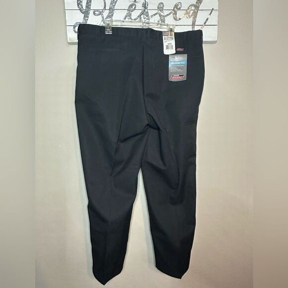Dickies - Men’s black pleated relaxed fit comfort waist work pants - Picture 4 of 6